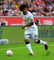 Fussball: 1. Bundesliga Saison 2010/2011: Moenchenbgladbach, DANTE Einzelaktion