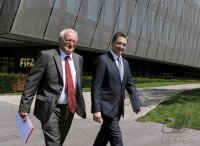 Fussball  International:  Michael J. Garcia (USA) und Richter Hans-Joachim Eckert (Deutschland)