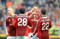 FUSSBALL SERIE A: Jubel Ignazio Abate, Urby Emanuelson, Zlatan Ibrahimovic, Antonio Nocerino (v.li., AC Mailand)