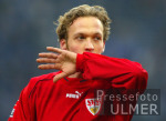 Fussball Bundesliga: Schalke - Zweikampf, Hinkel enttaeuscht