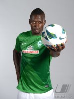 Fussball 1. Bundesliga, Saison 2012/2013, Werder Bremen: Assani Lukimya im exklusiven Pressefoto ULMER Fotoshooting