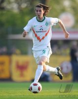 Fussball: 3. Liga,  Saison 2010/2011: SV Werder Bremen II, STEVANOVIC am Ball