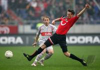 Fussball 1. Bundesliga: Hannover - Stuttgart, Zweikampf