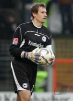 Fussball 1. Bundesliga: Arminia Bielefeld - VfB Stuttgart, Einzelaktion am Ball.