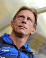 Fussball 1. Bundesliga : Trainer Christoph Daum (Eintracht Frankfurt)