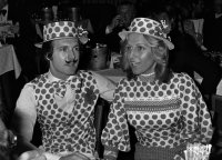 Fussball Beckenbauer (FC Bayern) verkleidet.