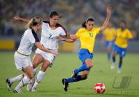 FUSSBALL  Olympia 2008   Finale    Brasilien - USA