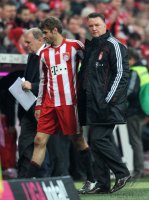 Fussball 1. Bundesliga : Trainer Louis van Gaal wechselt Thomas Mueller (FC Bayern Muenchen)  aus