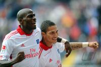 Fussball 1. Bundesliga : JUBEL nach dem Tor zum 1:3 Guy Demel, Paolo Guerrero (v. li., Hamburger SV)