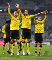 Fussball 1. Bundesliga : JUBEL Lukasz Piszczek, Neven Subotic, Robert Lewandowski (v.li., Borussia Dortmund)