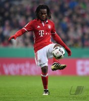 Fussball DFB Pokal 2. Runde 16/17: FC Bayern Muenchen - FC Augsburg