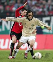 Fussball 1. Bundesliga: Hannover - Bayern, Zweikampf