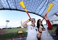 FUSSBALL WM 2010, Public Viewing im Olympiastadion MuenchenFUSSBALL WM 2010, VORRUNDE: Deutschland - Serbien