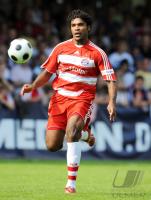 Fussball 1. Bundesliga: FC Bayern Muenchen, BRENO am Ball
