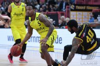 Basketball 2. Bundesliga  19/20: Tigers Tuebingen - VfL Kirchheim Knights