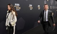 Fussball International  FIFA Ballon d Or 2012: Lothar Matthaeus (Deutschland) mit Anastasia