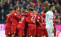 Fussball 1. Bundesliga Saison 15/16: FC Bayern Muenchen -  SV Werder Bemen