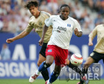 Fussball 1. Bundesliga: Hamburg - Bayern, Zweikampf