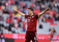 Fussball 1. Bundesliga Saison 21/22: FC Bayern Muenchen -  Hertha BSC Berlin