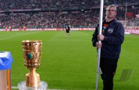 FUSSBALL DFB POKAL  Saison 2012/2013:  FC Bayern Muenchen - VfL Wolfsburg