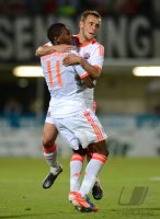 Fussball 1. Bundesliga :  JUBEL nach dem Tor zum 0:1, David Alaba mir Rafinha (v.li., FC Bayern Muenchen)