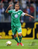 FUSSBALL, 1. BUNDESLIGA, 8. Spieltag: Wolfsburg, DEJAGAH Einzelaktion