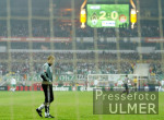 Fussball 1. Bundesliga: Bremen -Bayern, Kahn vor Anzeigetafel
