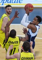 Basketball 2. Bundesliga  19/20: Tigers Tuebingen - Eisbaeren Bremerhaven