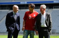 Fussball 1. Bundesliga, Saison 2012/2013:  Pressekonferenz mit  Javi Martinez