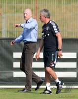 Fussball 1. Bundesliga 12/13: Training beim FC Bayern Muenchen