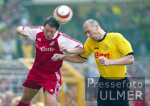 Fussball 1. Bundesliga: Dortmund - Bayern, Zweikampf