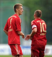 Fussball 1. Bundesliga Saison   2011/2012 :  Nils Petersen , Arjen Robben (v. li., FC Bayern Muenchen)