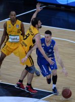 Basketball 1. Bundesliga 2013/2014:  Walter Tigers Tuebingen - Fraport Skyliners Frankfurt