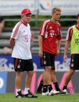 Fussball 1. Bundesliga Saison   2011/2012 :  Trainer Jupp Heynckes, Nils Petersen (v. li., FC Bayern Muenchen)