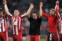 Fussball 1. Bundesliga : (v.li.) Bayern Schlussjubel Bastian Schweinsteiger, Franck Ribery, Anatoliy Tymoshchuk (FC Bayern Muenchen)