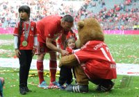 Fussball 1. Bundesliga  Saison  2012/2013:  Deutscher Meister 12/13 FC Bayern Muenchen