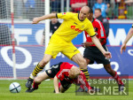 Fussball 1. Bundesliga: Leverkusen - Dortmund, Zweikampf