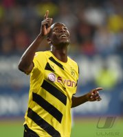 Fussball  1. Bundesliga  14/15: JUBEL Adrian Ramos (Borussia Dortmund)