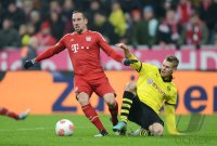 Fussball 1. Bundesliga, Saison 2012/2013:  Franck Ribery (li, FC Bayern Muenchen) gegen Lukasz Piszczek (Borussia Dortmund)