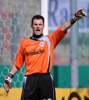 Fussball DFB Pokal: Torwart Dennis Eilhoff (Bielefeld)