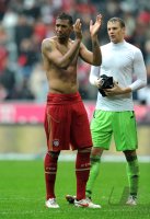 Fussball 1. Bundesliga, Saison 2011/2012: Jerome Boateng (li,) mit Torwart Manuel Neuer (FC Bayern Muenchen)