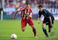 Fussball Supercup:Ivica Olic (li, FC Bayern Muenchen) GEGEN Sergio Escudero Palomo (re, FC Schalke 04)