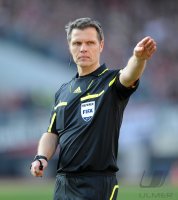 Fussball 1. Bundesliga :  Schiri Michael Weiner