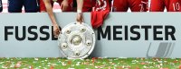 Fussball, 1. Bundesliga  Saison 14/15: JUBEL FC Bayern Muenchen