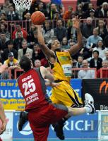Basketball  1. Bundesliga  Walter Tigers Tuebingen - Brose Baskets Bamberg