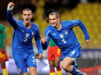 Fussball Nationalmannschaft: JUBEL mit Leonardo Bonucci und Giorgio Chiellini (v. li., ITA)