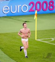 FUSSBALL EURO 2008: Frankreich - Italien, Jubel CASSANO in Unterhose