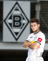 Fussball 1. Bundesliga, Saison 2011/2012: Matthias Zimmermann posiert im exklusiven Fotoshooting