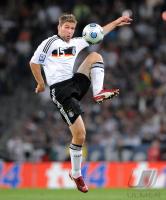 Fussball, International, WM Qualifikation 2010: Deutschland HITZLSPERGER am Ball