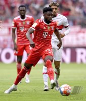 Fussball 1. Bundesliga Saison 21/22: FC Bayern Muenchen - VfB Stuttgart